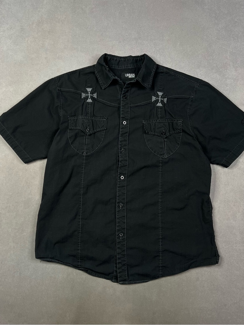 Urban Heritage Black Short-Sleeve Button Down Shirt with Chest Embroidery Y2K